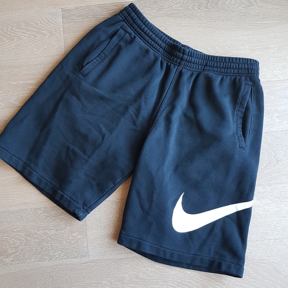 Nike Big Swoosh Sweat Shorts black size Medium - Picture 3 of 7
